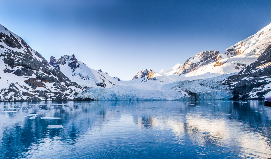 Risting Glacier at head of Drygalski Fjord - South Georgia